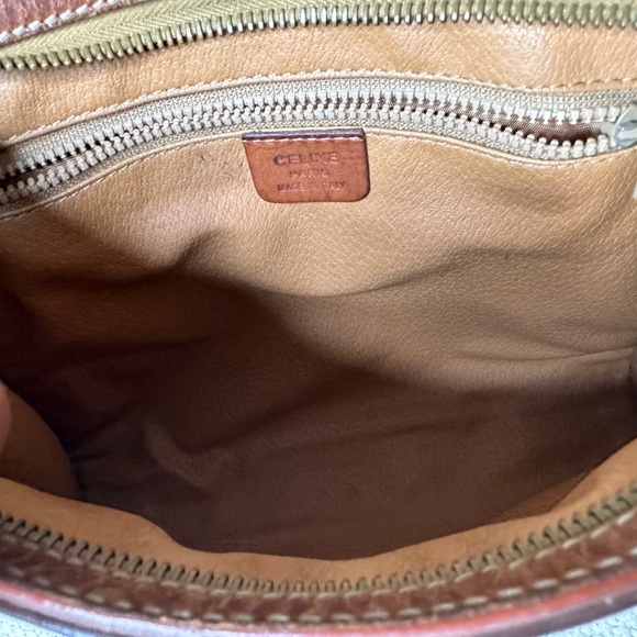 Celine Triomphe Vintage leather clutch bag
Good condition
Brown, Leather - Picture 9 of 14